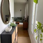 Apartment Republique Center