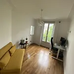 Apartment Republique Center *